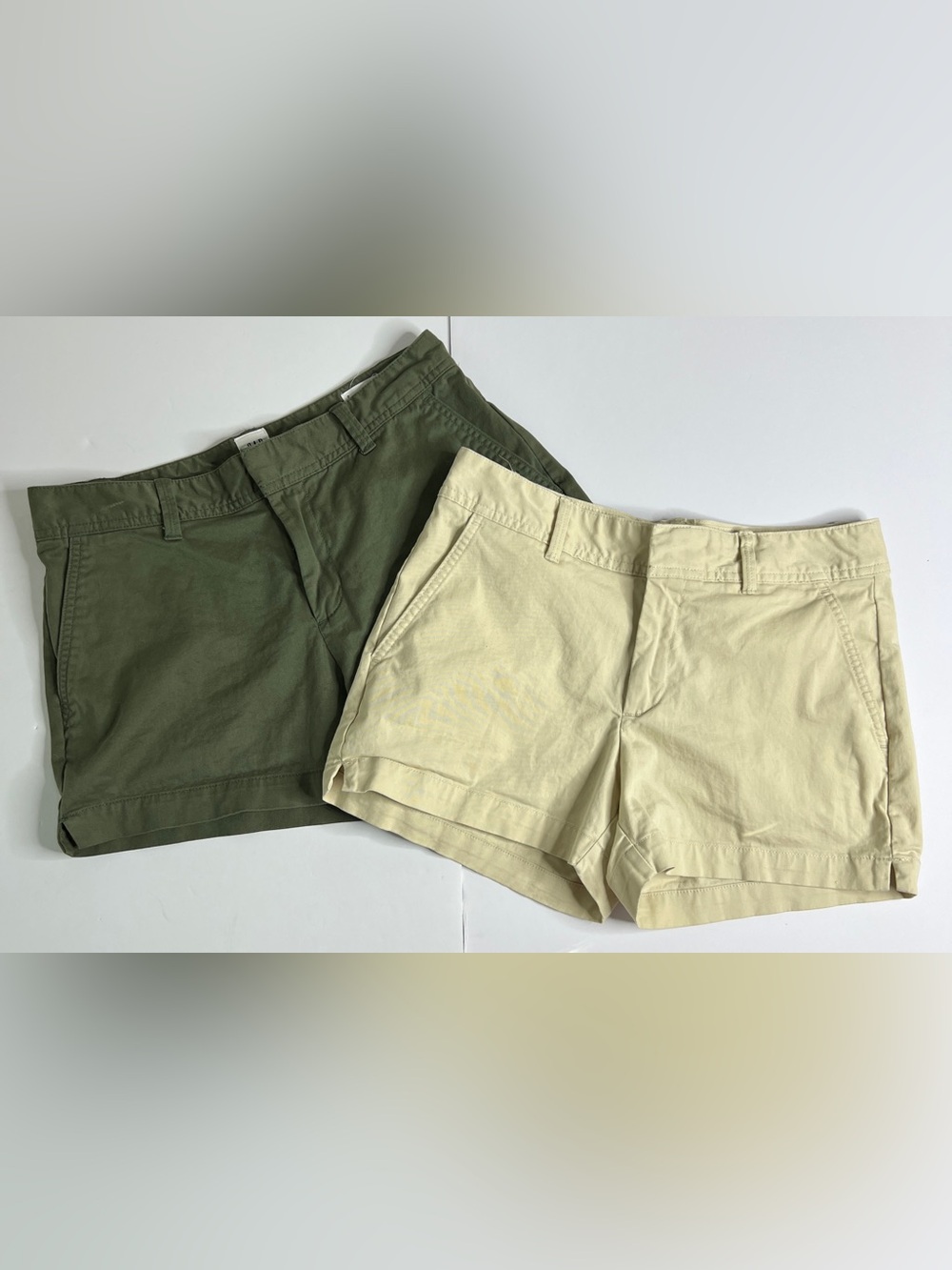 Gap City Shorts Bundle 2 Pair Cream and Green Cotton Blend Classic Tailored